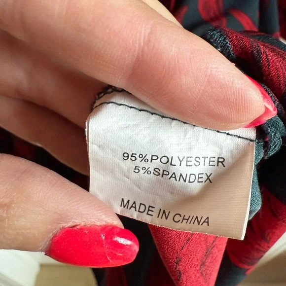 Elegant Red and Black Floral Long Sleeve Dress - Picture 6 of 6